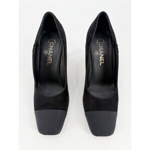 Chanel Cap Toe Pumps Fall Winter 2021 Black Suede Grosgrain Heels 38.5 Dust Bag